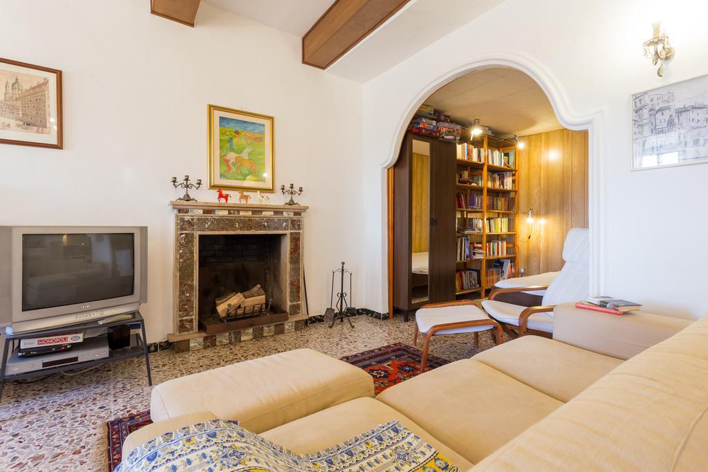 Appartamento Il Grillo Fossato di Vico ภายนอก รูปภาพ
